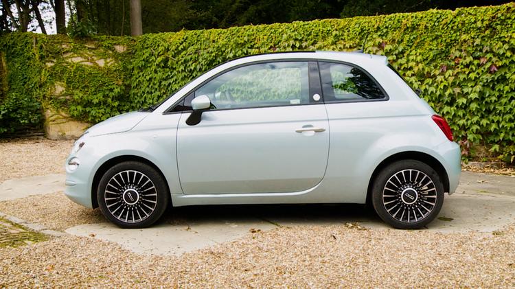 FIAT 500C CONVERTIBLE Standard