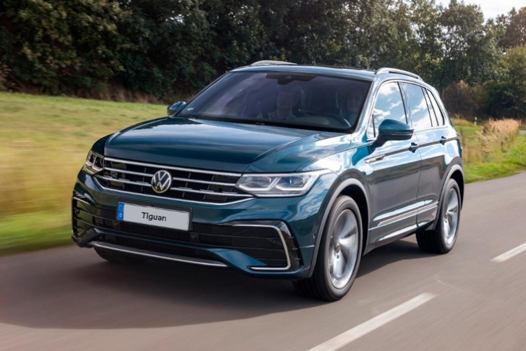 VOLKSWAGEN TIGUAN ESTATE R-Line