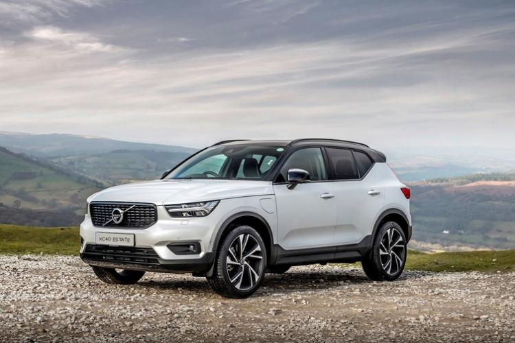 VOLVO XC40 ESTATE Plus